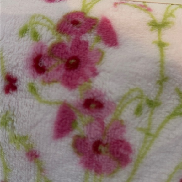 Laura Ashley Throws - Picture 6 of 12